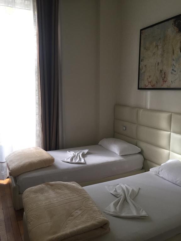 Living Hotel Tirana Exterior photo