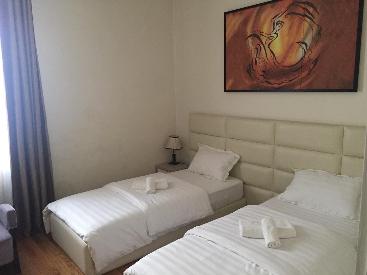 Living Hotel Tirana Exterior photo
