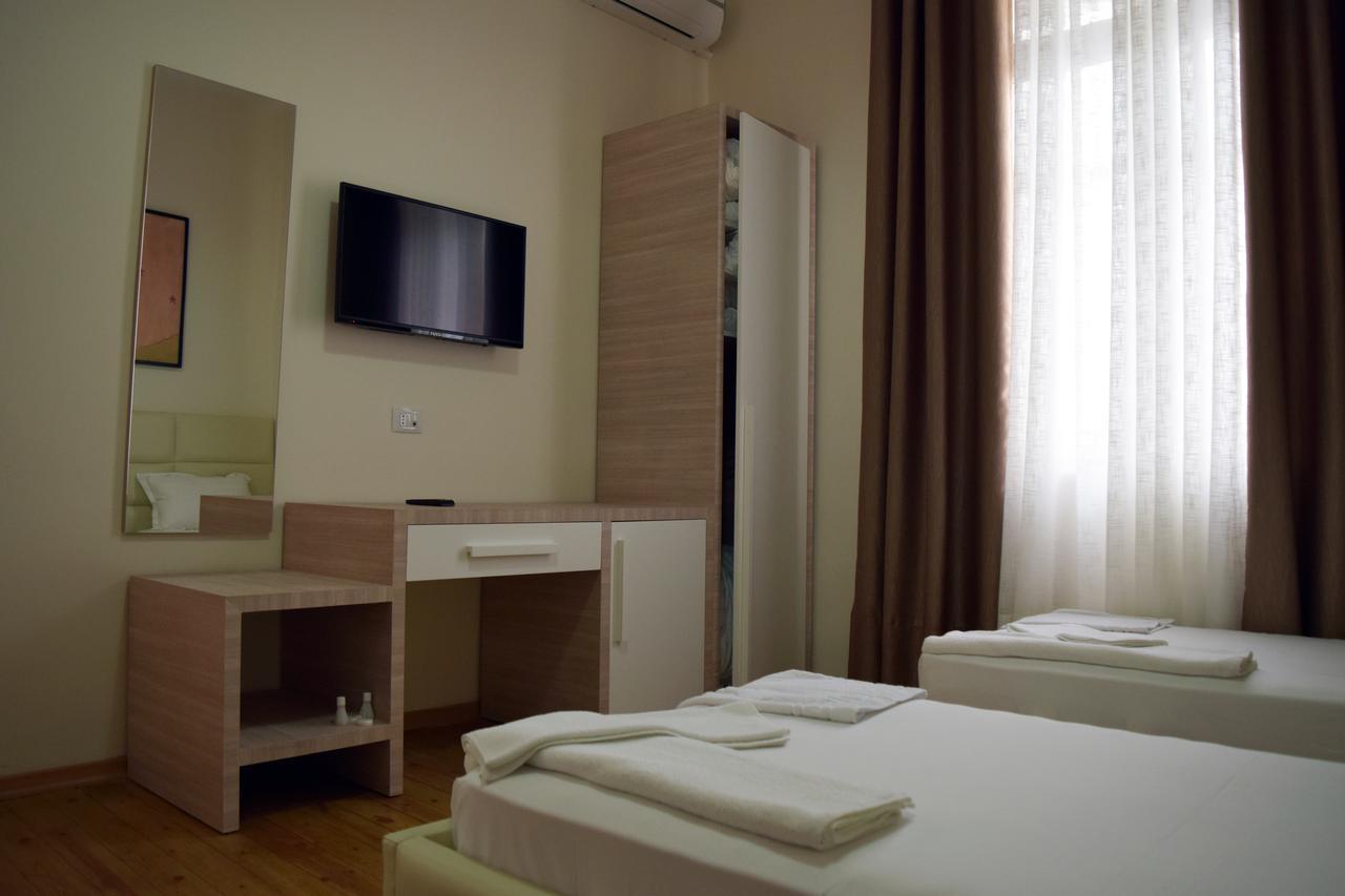 Living Hotel Tirana Exterior photo