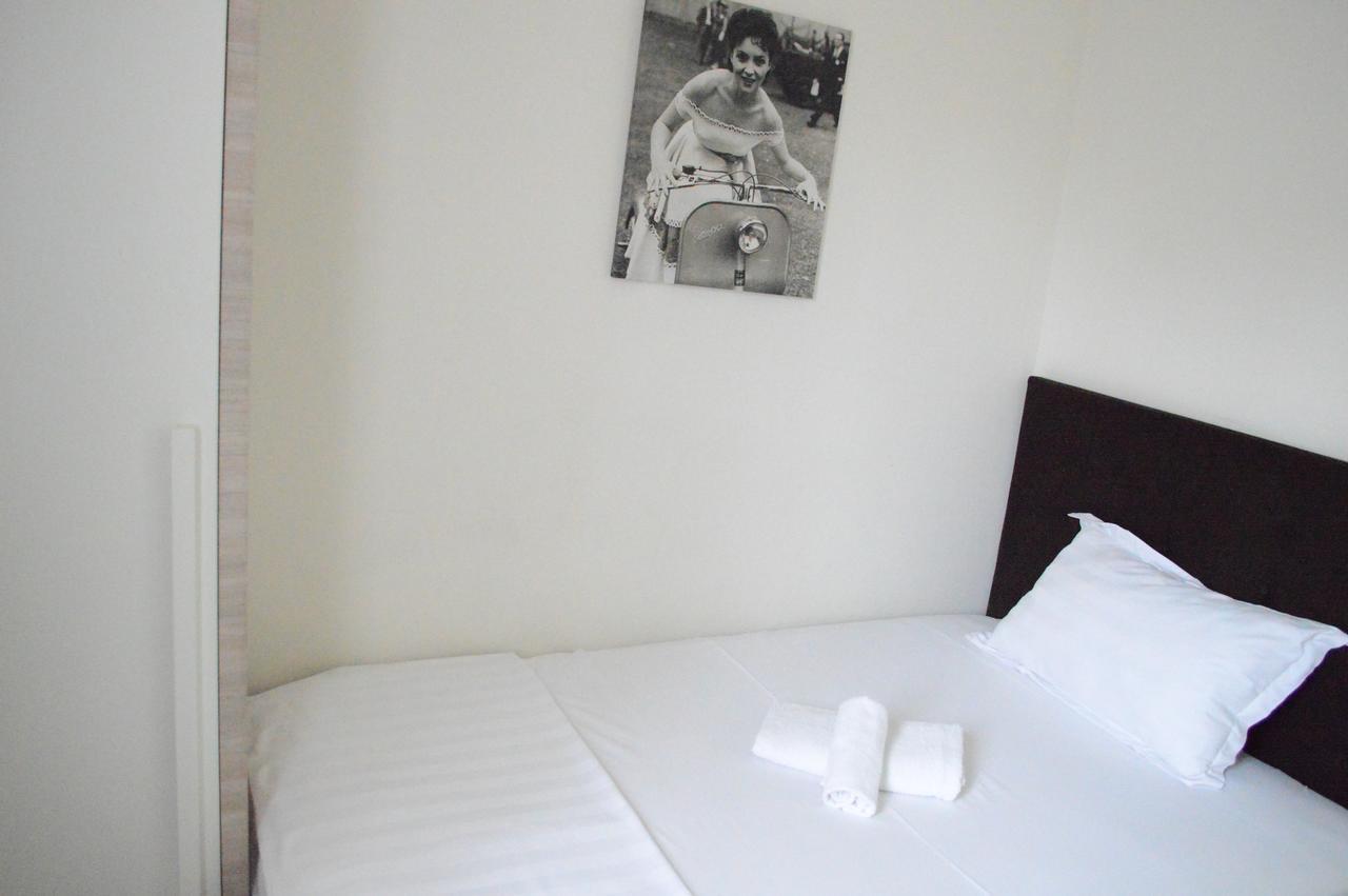 Living Hotel Tirana Exterior photo
